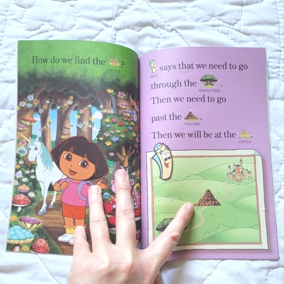 3/$15 🌸 Dora The Explorer: Dora & The Unicorn King - Picture 6 of 7